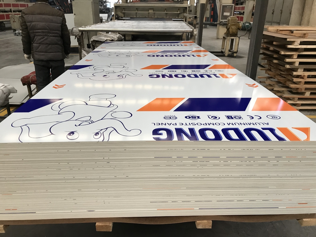 1500 mm Opłata hurtowa Panel z aluminium złożonego materiału do ścian zasłonowych