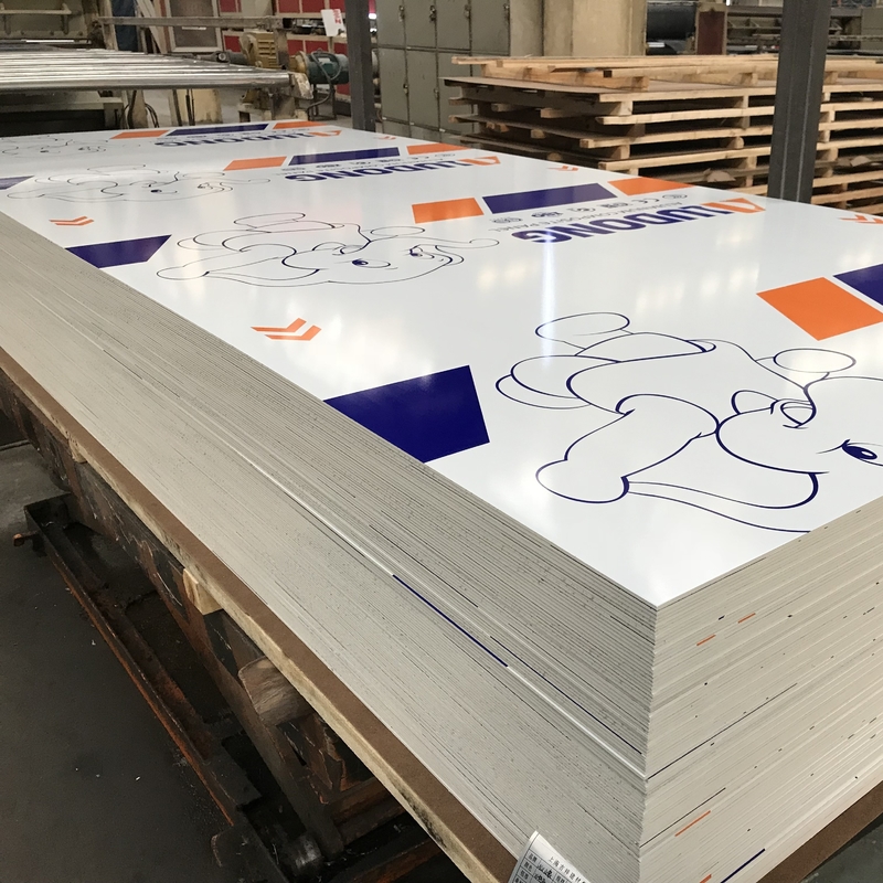 Zastosowany wodoodporny Alucbond Flexible Fireproof Aluminium Composite Panel For Curtain Wall Eaves Wewnętrzne schronienie