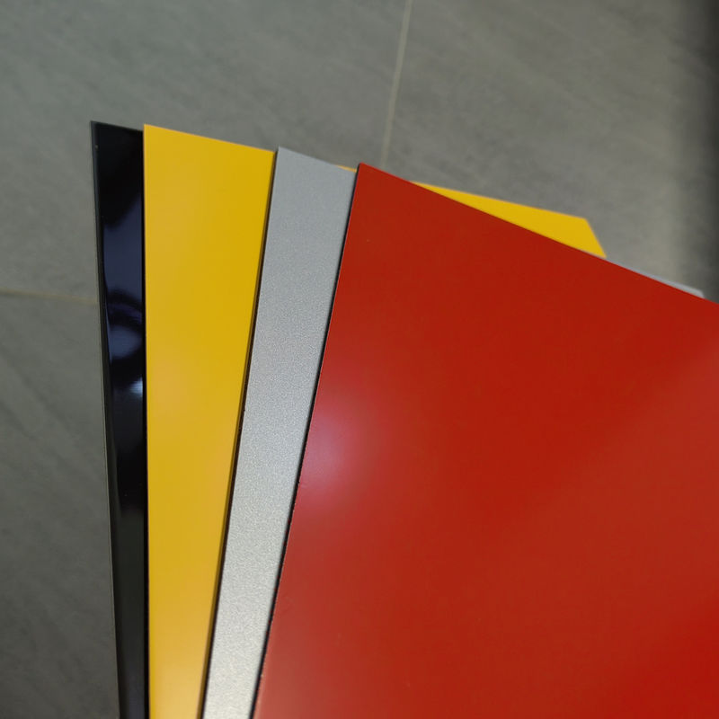 ISO 9001 Wytwórnia 4mm ACP Sheet PVDF powłoka ekonomiczna i trwała dla fasady budynku Szybka wysyłka