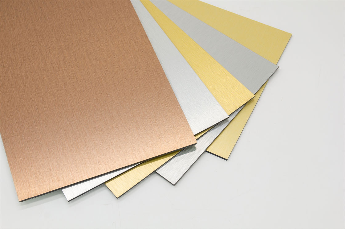 W magazynie 1220 * 2440 mm Panel ze szczotkowanego aluminium pokryty PVDF, odporny na warunki atmosferyczne do ściany osłonowej ISO 9001Factory