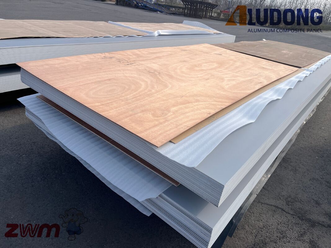 4*0,40mm FR B1 Płytka złożona aluminiowa o odporności ogniowej dla centrów handlowych, hoteli, stacji kolejowych itp.