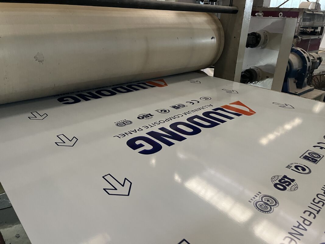 FR klasa A2 PVDF powlekany ognioodporny ALUDONG Aluminium Composite Panel grubość 4 mm dla budynków