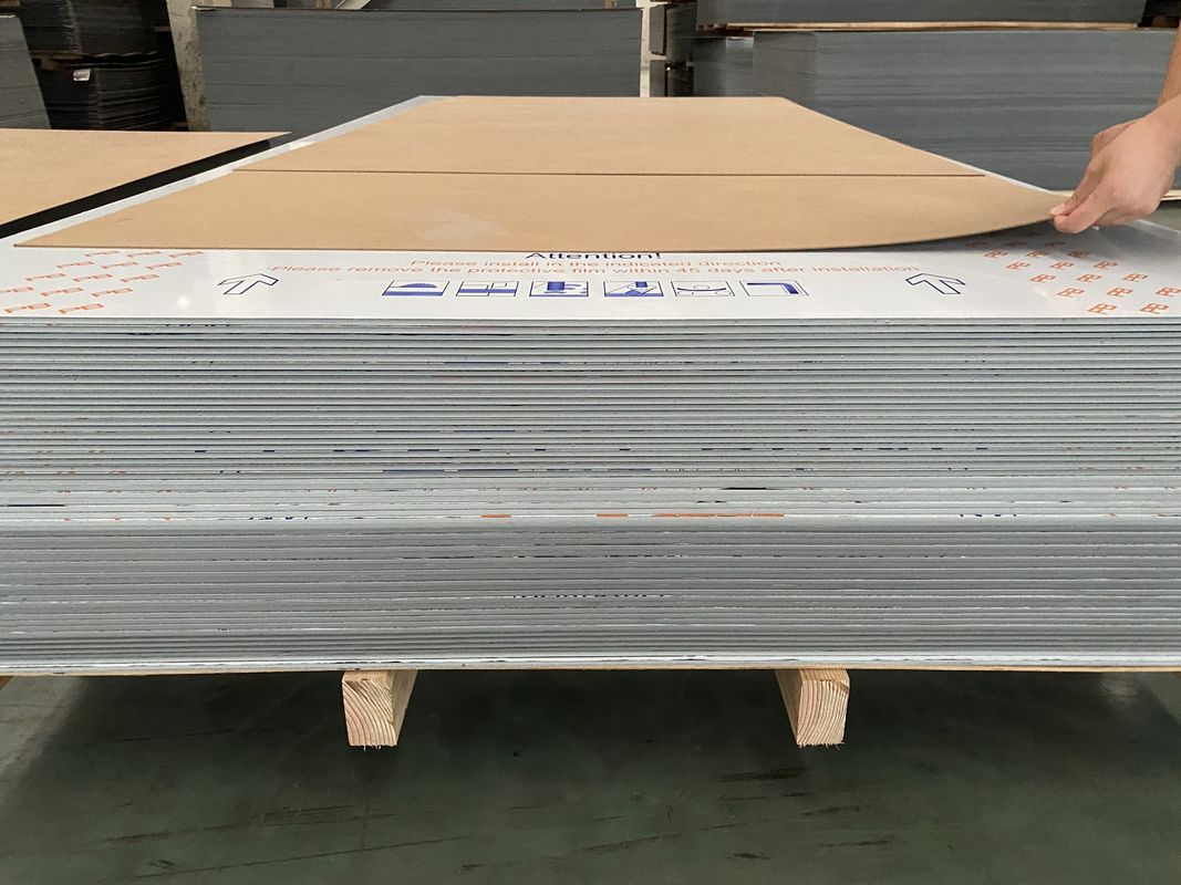 Maksymalny rozmiar osiąga 2000 * 6000mm Panel kompozytowy z aluminium Ostateczne rozwiązanie dla potrzeb budowlanych