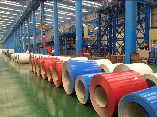 Powłoka PE / PVDF Wstępnie pomalowana aluminiowa cewka ACP Przednia cewka lub tylna cewka Wykończenie podkładu