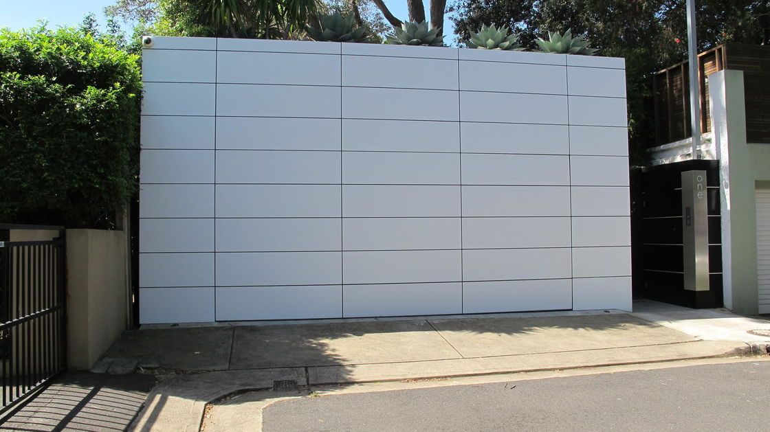 Stalowy, szczotkowany aluminiowy panel kompozytowy Niezniszczalny rdzeń LLDPE Łatwe gięcie rowków