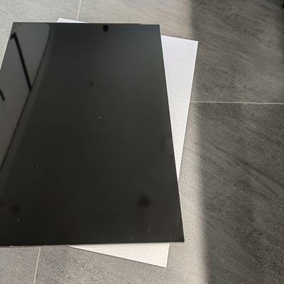 Panel kompozytowy z aluminium w kolorze czarnym PE 1250 mm do dekoracji wnętrz