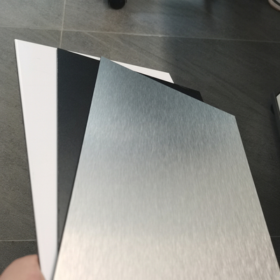 Partycja PE Aluminiowy panel kompozytowy Flash Srebrne arkusze ACP do dekoracji wnętrz